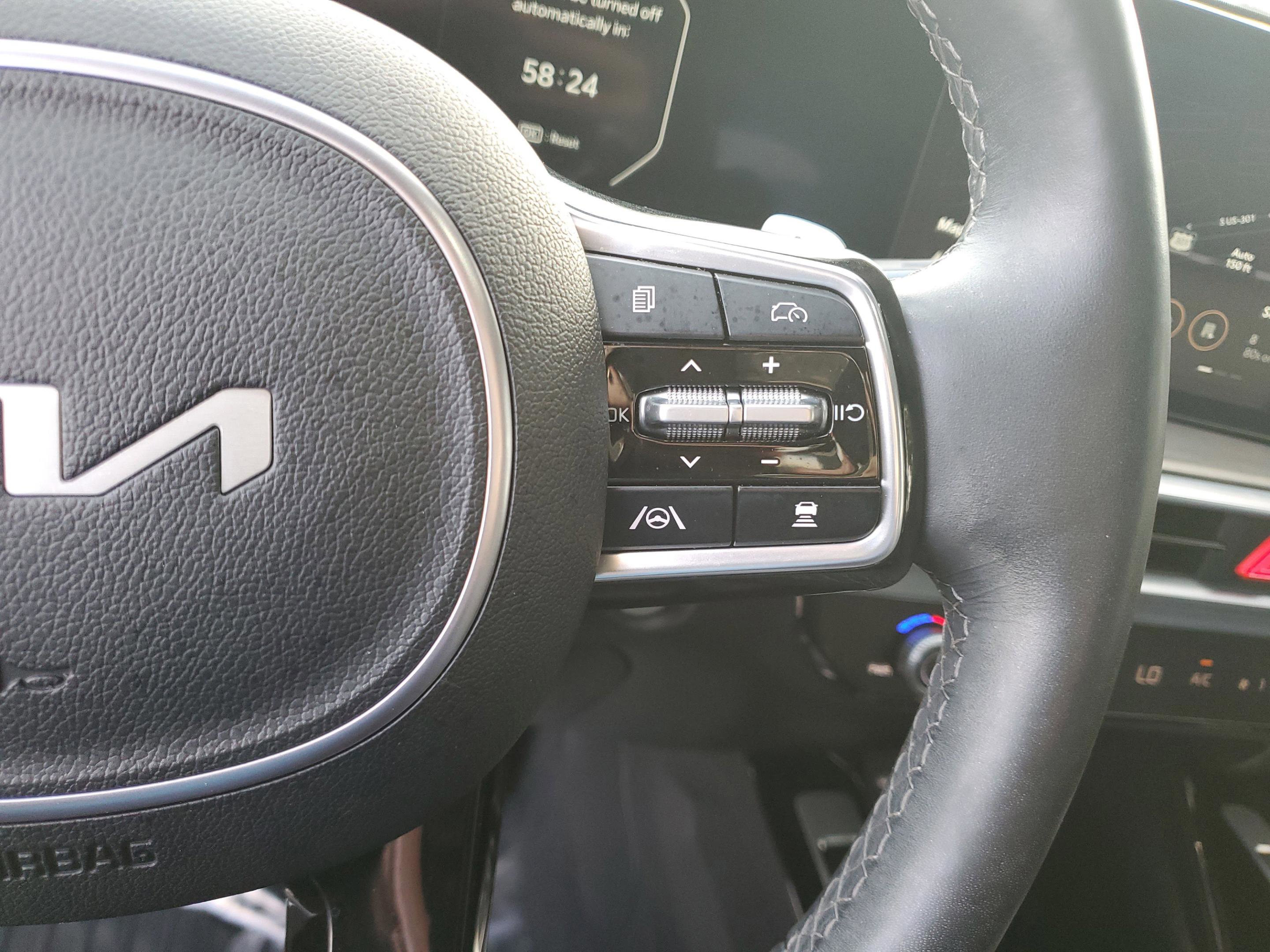 Certified 2024 Kia Sorento SX Prestige image 30