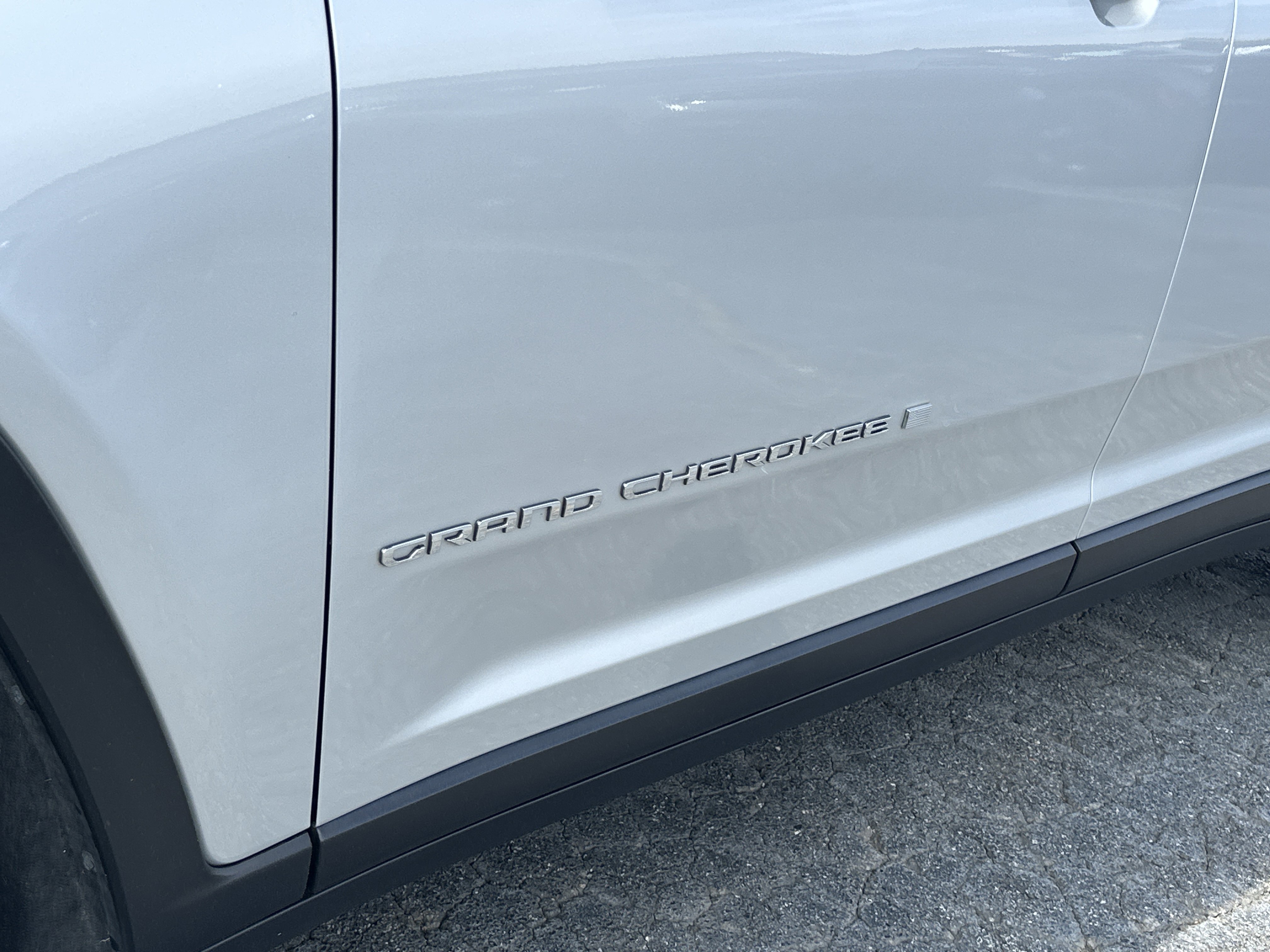 Used 2022 Jeep Grand Cherokee L Limited RWD image 14