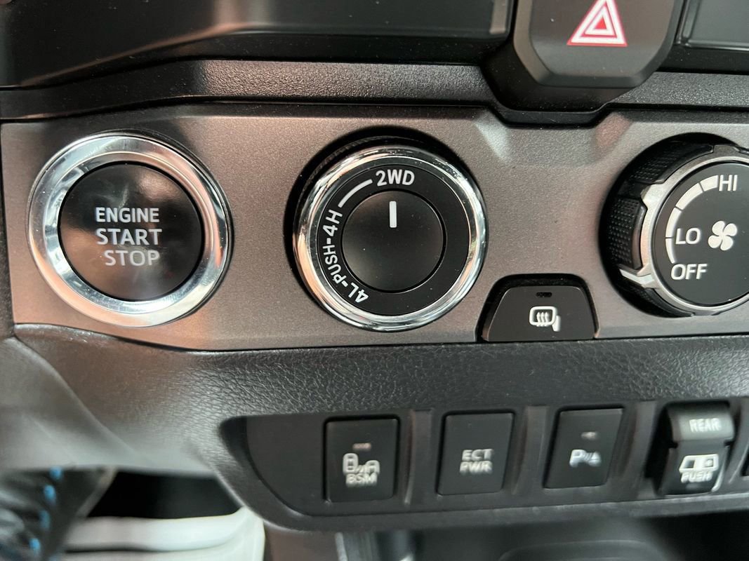 Used 2019 Toyota Tacoma TRD Sport w/ Technology Package AWD/4WD image 17