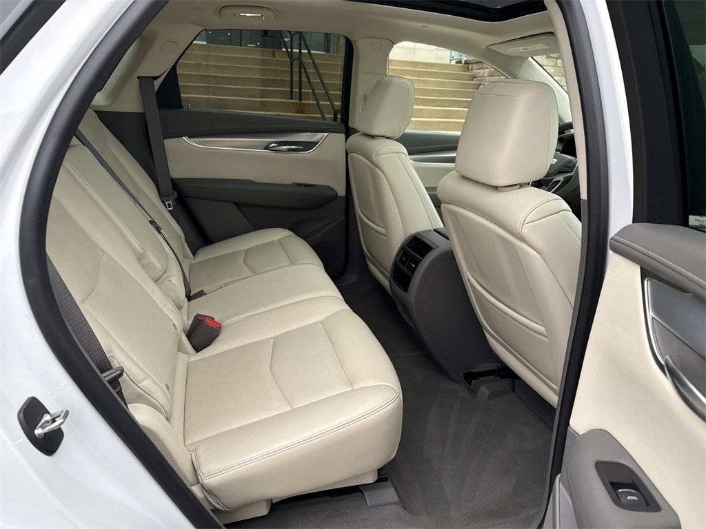 Used 2017 Cadillac XT5 Luxury w/ LPO, Wheel Lock Package image 13