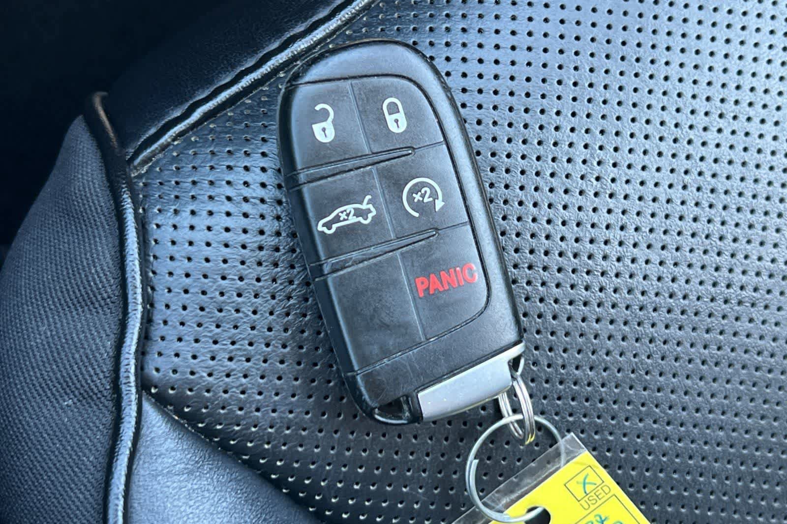 Used 2019 Chrysler 300 Limited RWD image 25