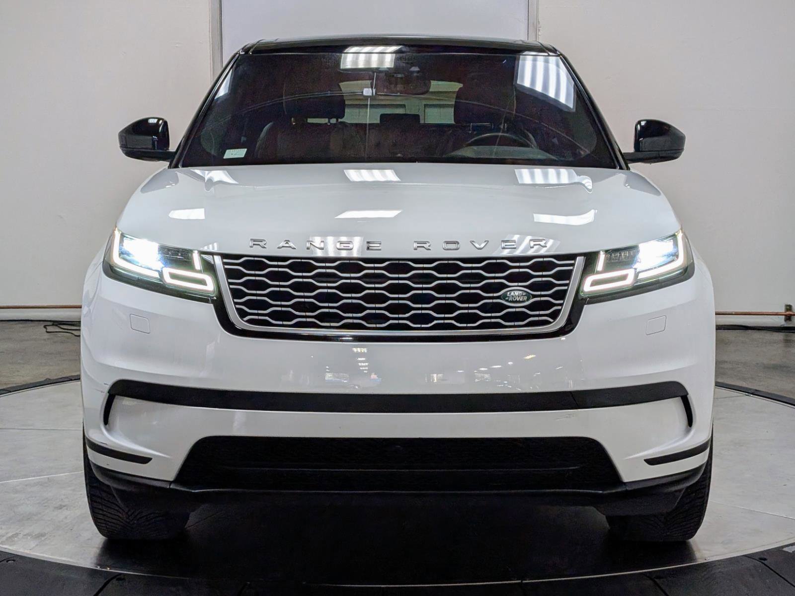 Used 2018 Land Rover Range Rover Velar S image 3