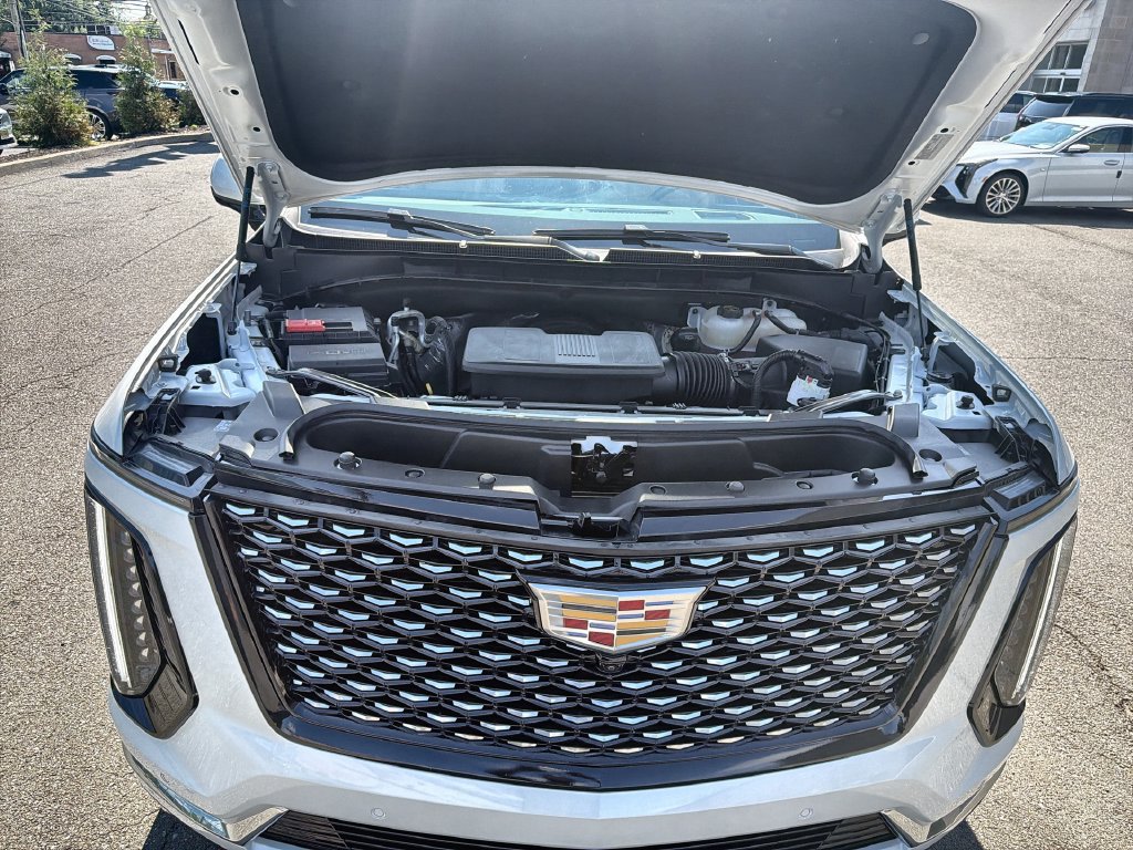 Used 2025 Cadillac Escalade Premium Luxury w/ Touring Package AWD/4WD image 18