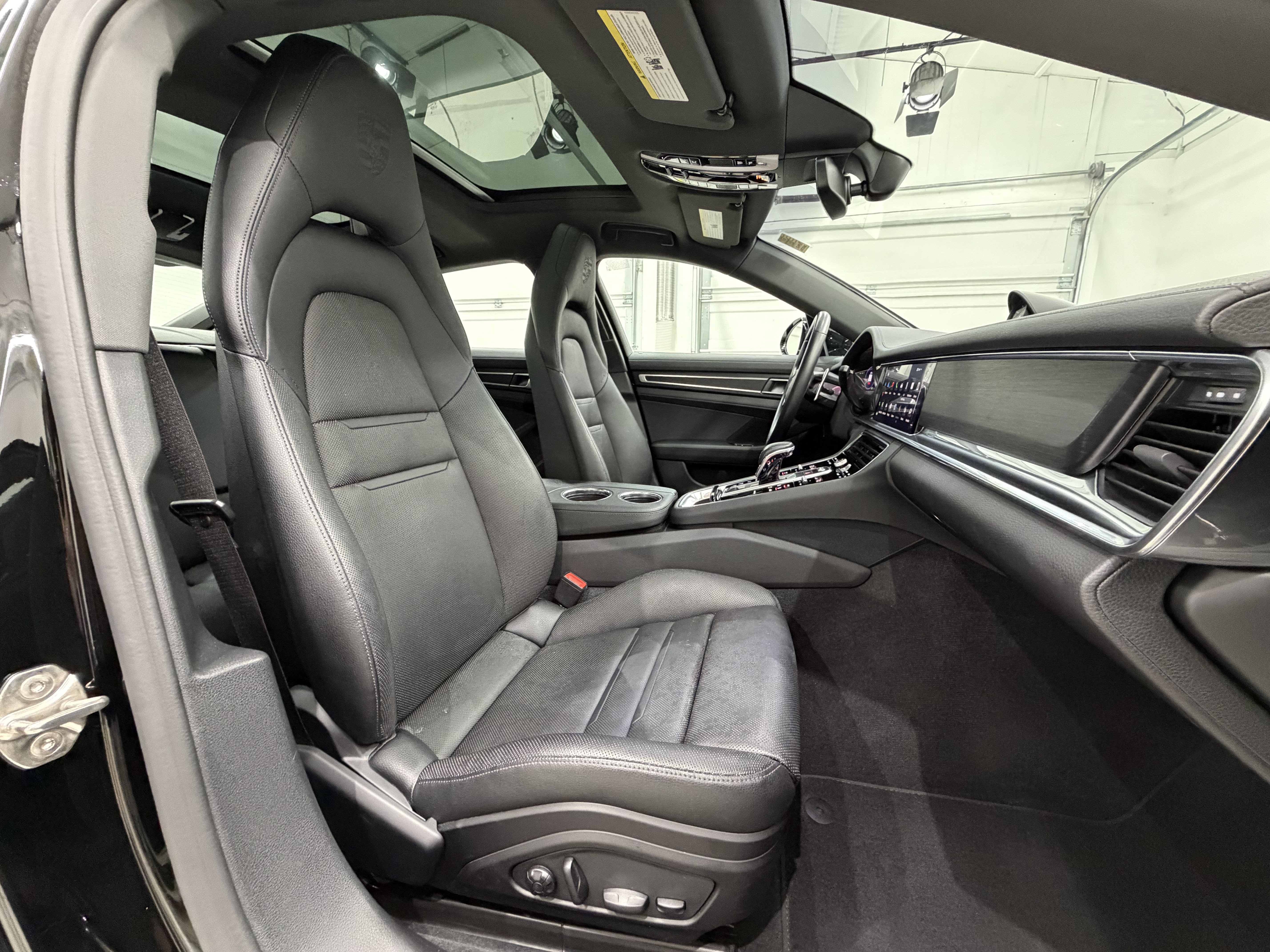 Certified 2023 Porsche Panamera 4 Platinum Edition AWD/4WD image 23