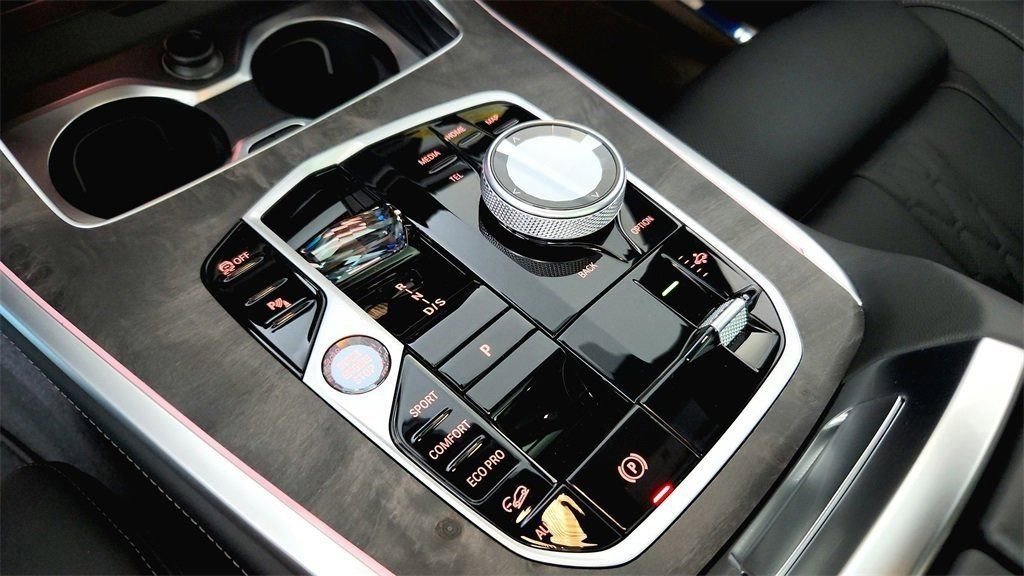 New 2026 BMW X7 M60i image 15