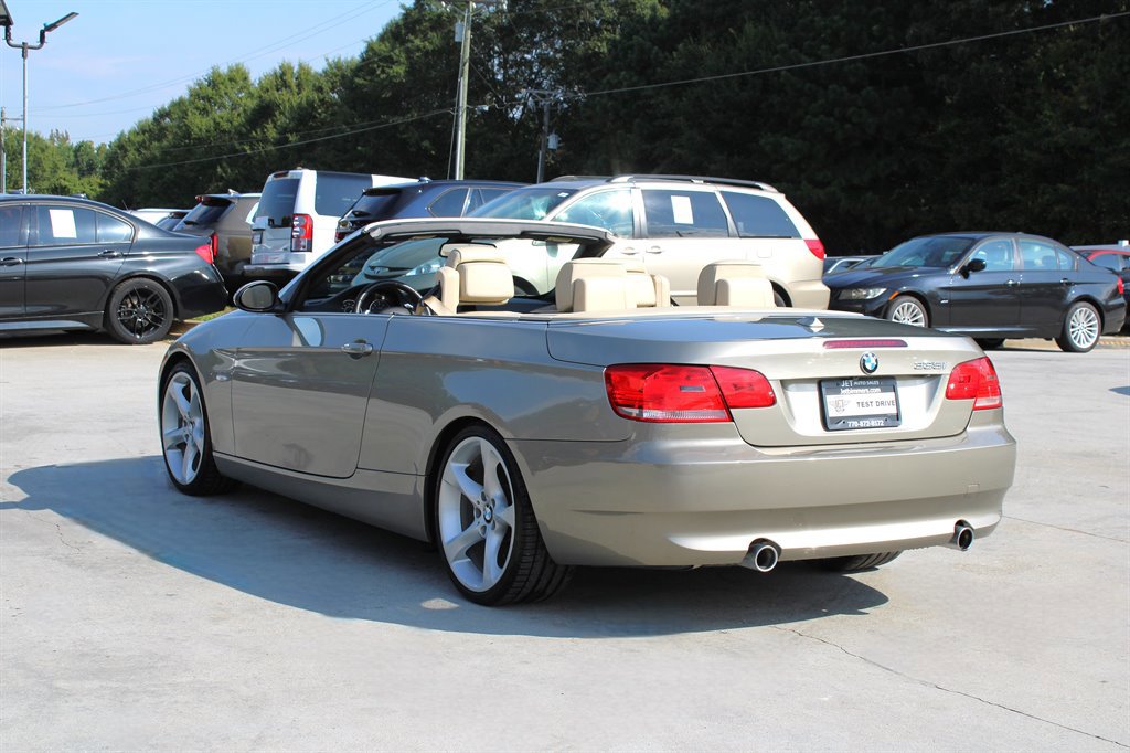 Used 2009 BMW 335i Convertible image 8