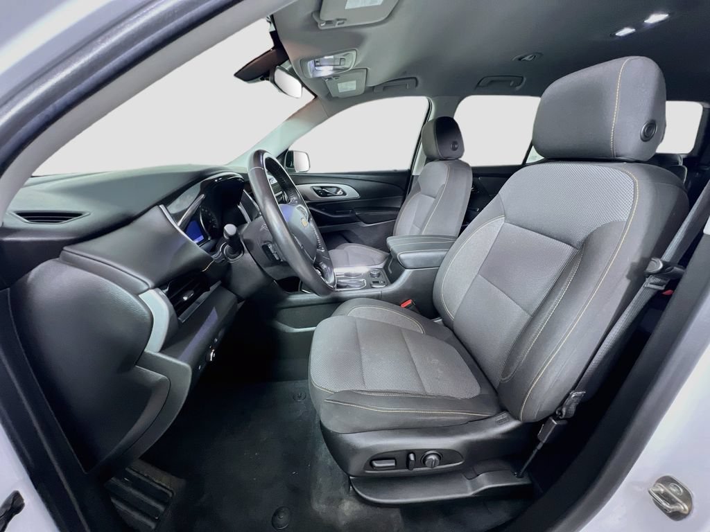 Used 2020 Chevrolet Traverse LT w/ LPO, Blackout Package AWD/4WD image 13