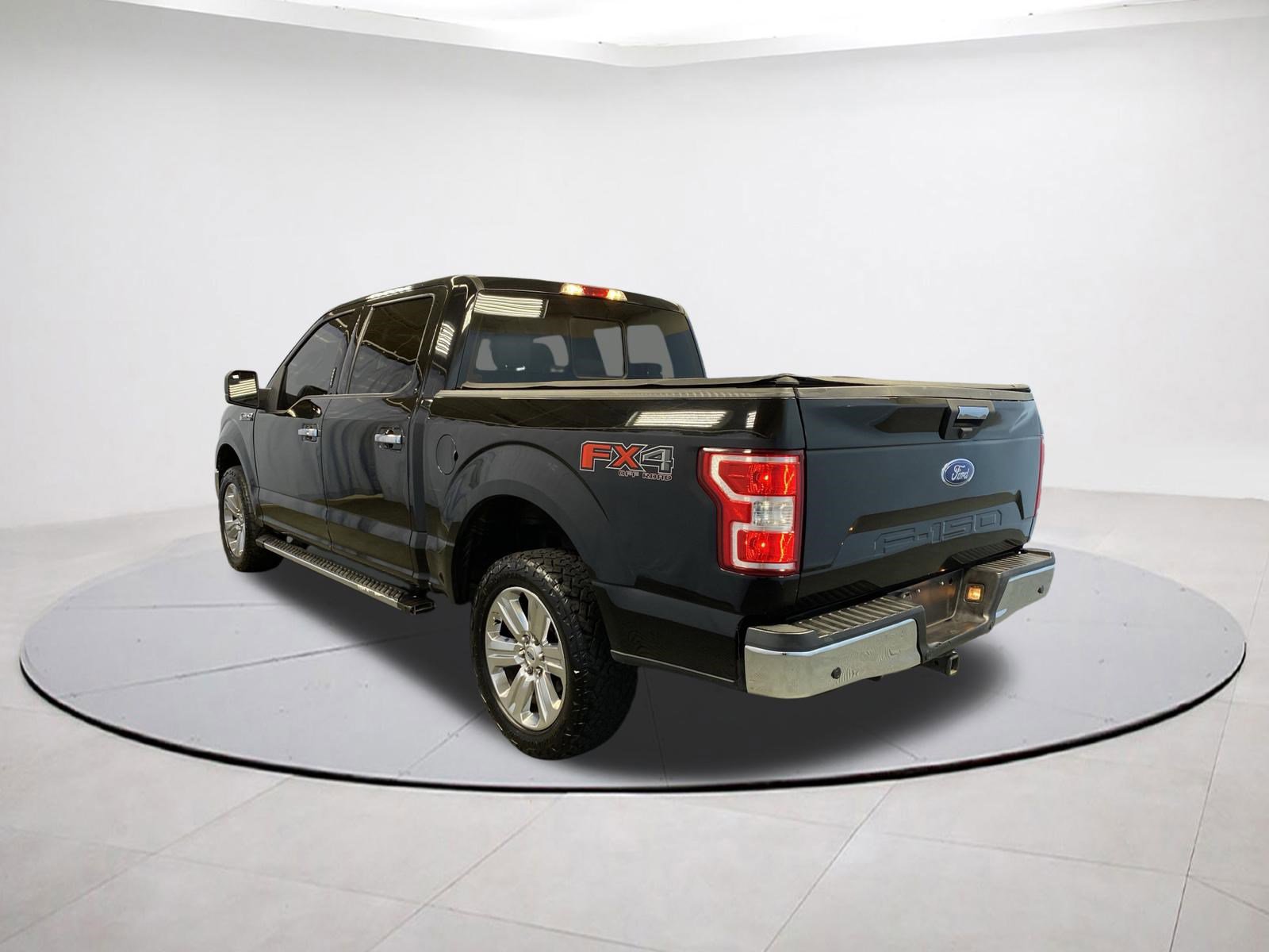 Used 2018 Ford F150 XLT w/ Equipment Group 302A Luxury image 6