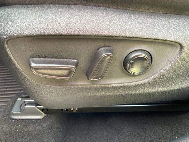 Used 2020 Toyota Highlander Limited image 25