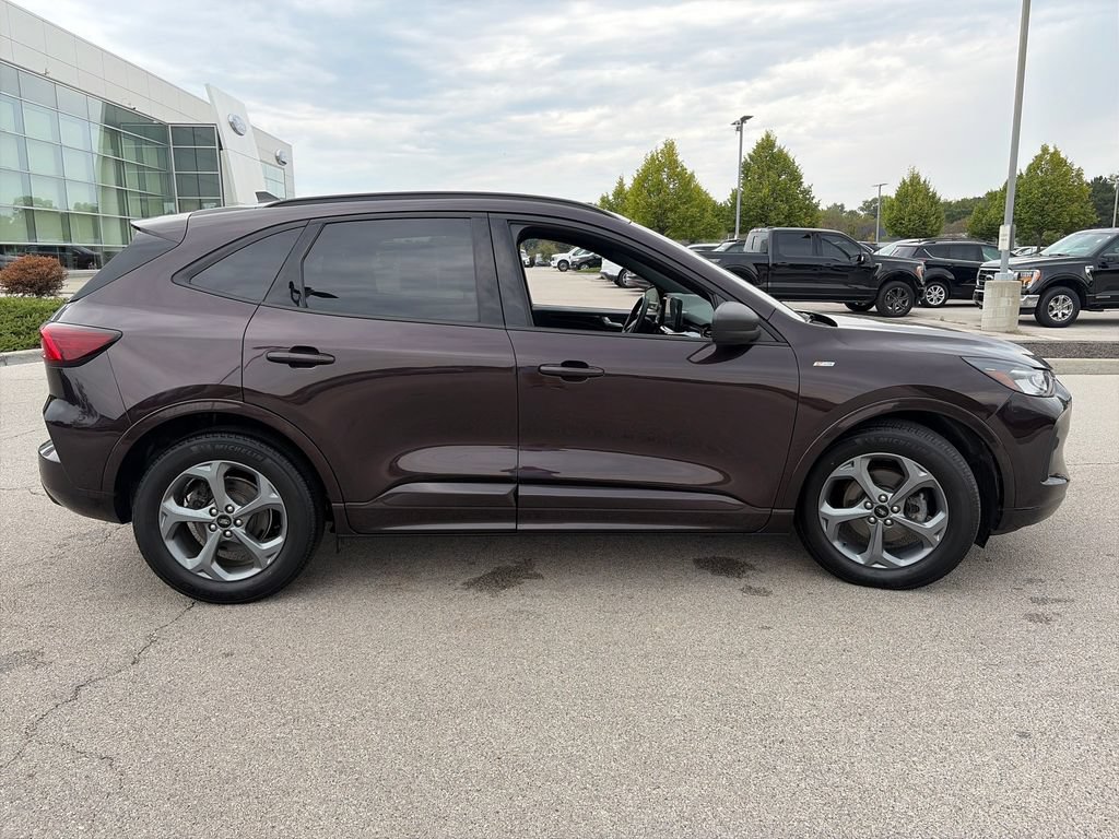 Used 2023 Ford Escape ST-Line w/ Tech Pack #1 FWD image 8