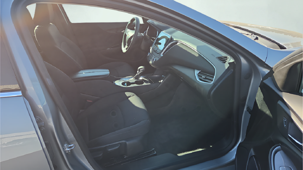 Used 2023 Chevrolet Malibu LT FWD image 30