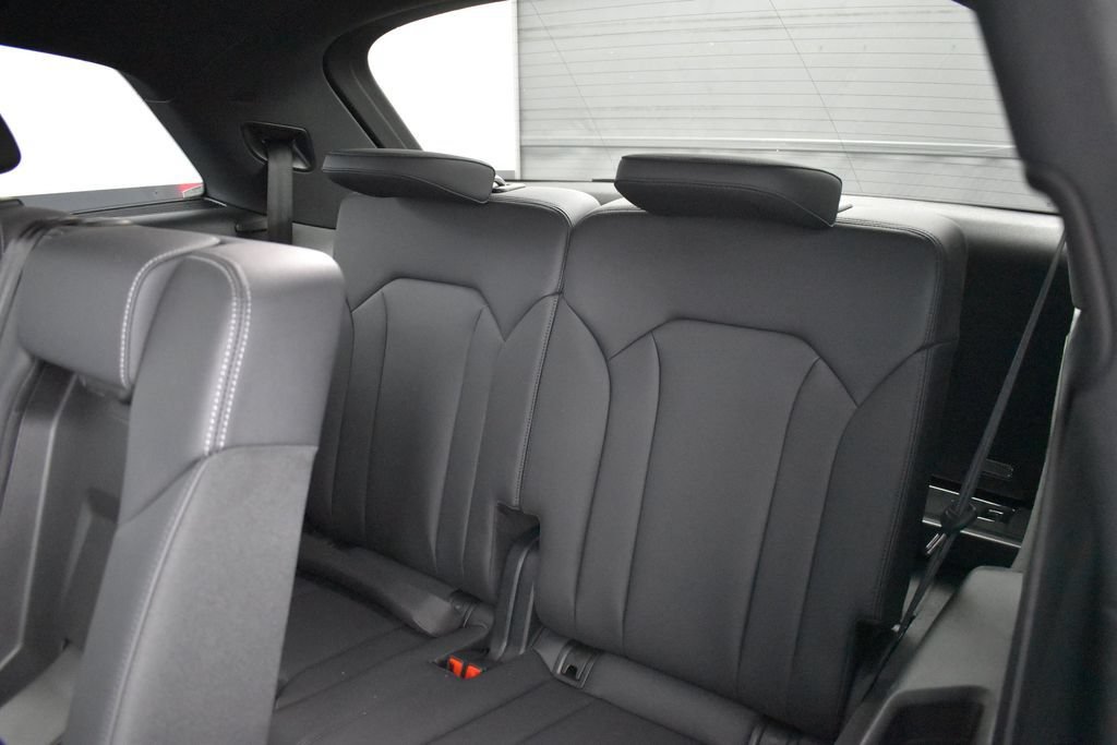Used 2025 Audi Q7 3.0T Premium w/ Convenience Package AWD/4WD image 21