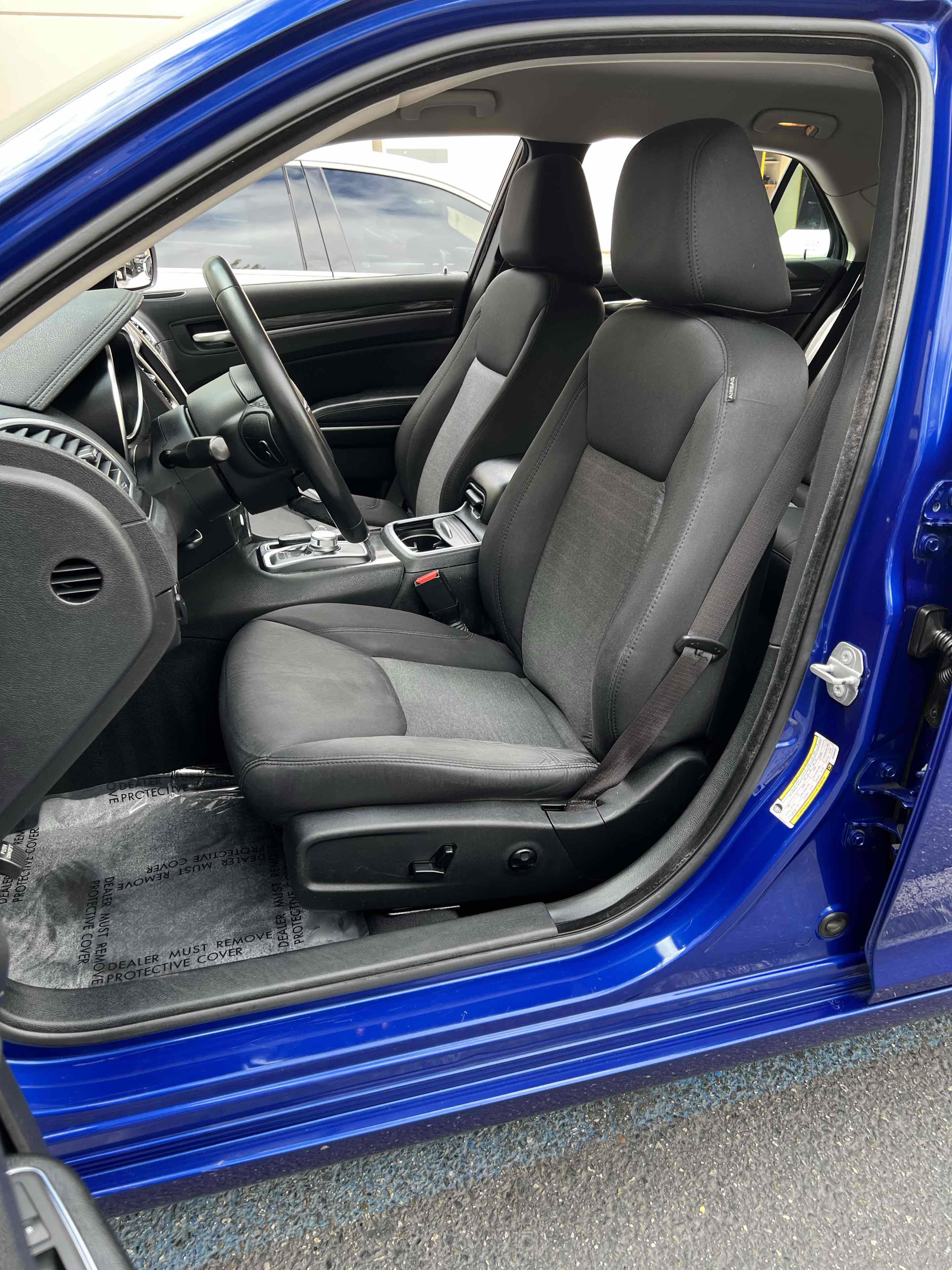 Used 2019 Chrysler 300 Touring w/ Sport Appearance Package image 31