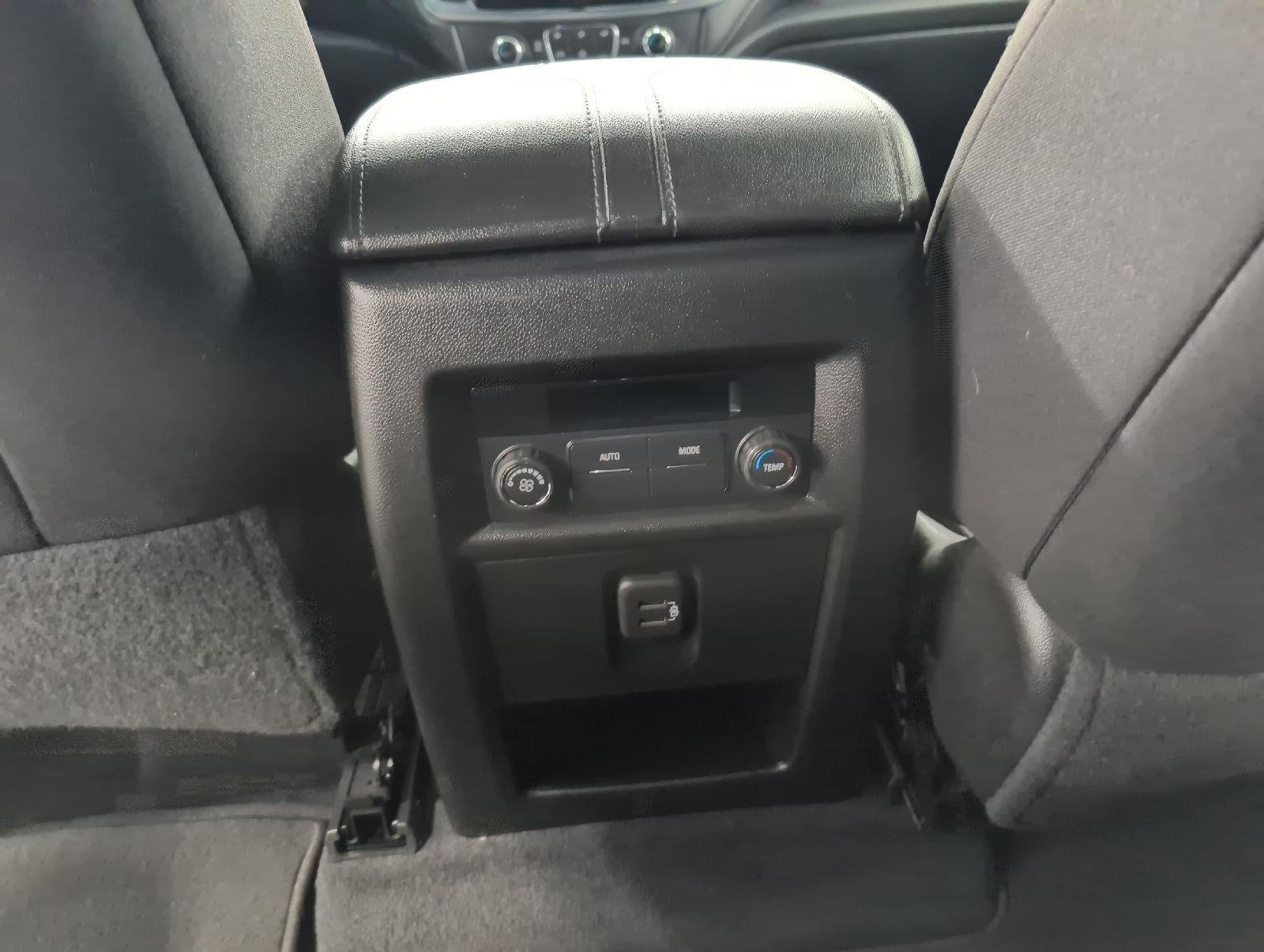 Used 2023 Chevrolet Traverse LT AWD/4WD image 23