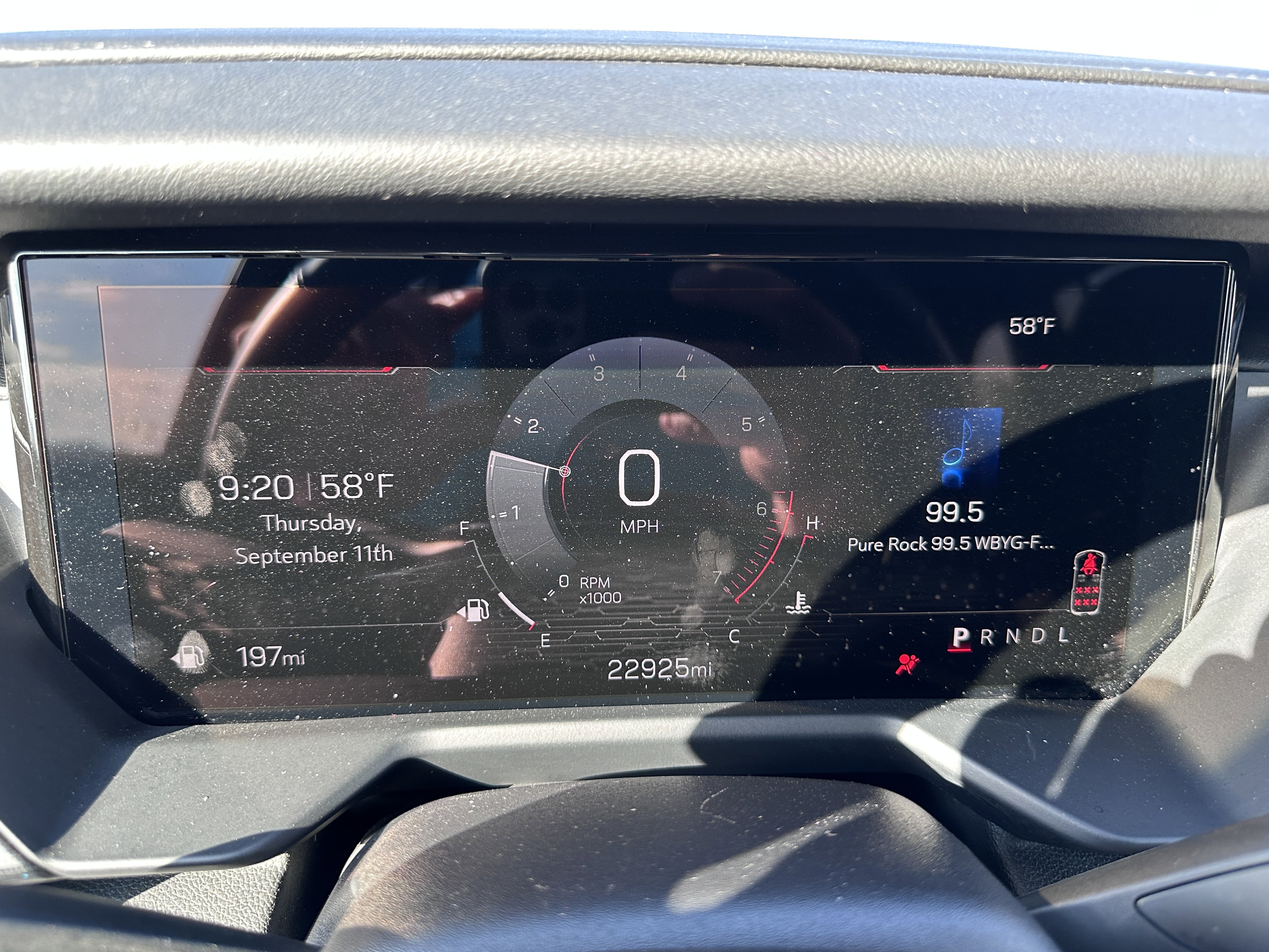 Used 2025 GMC Acadia Elevation image 14