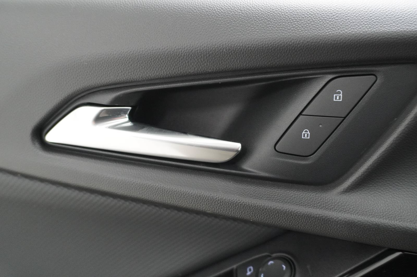 New 2027 Chevrolet Equinox LT w/ Convenience Package II FWD image 23