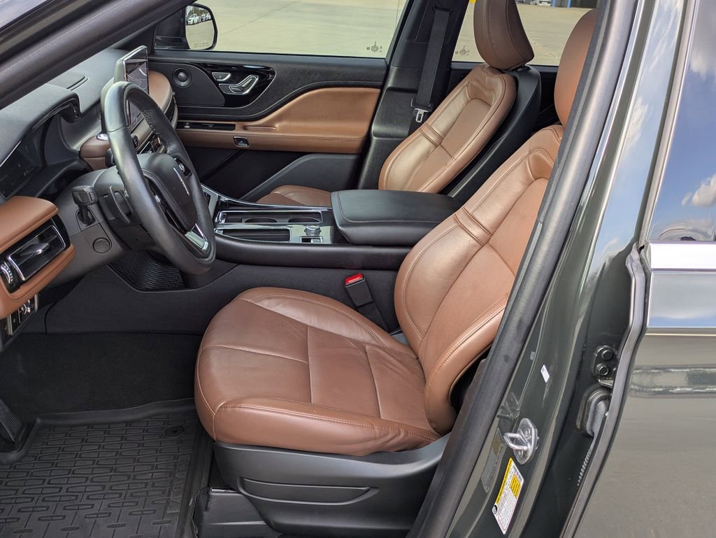 Used 2023 Lincoln Aviator Reserve w/ Equipment Group 201A image 7