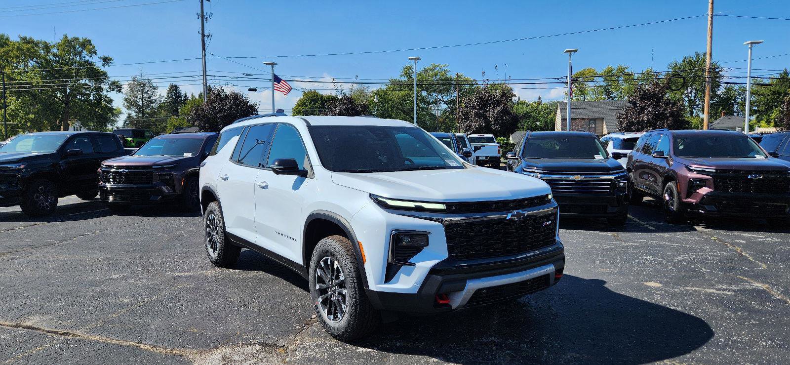 New 2026 Chevrolet Traverse Z71 w/ Enhanced Driving Package image 3