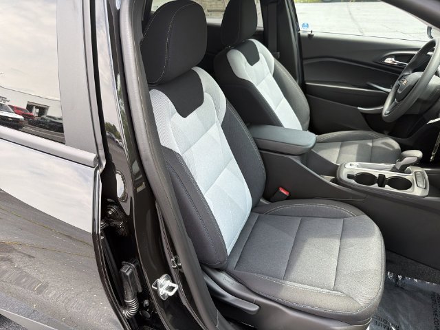 New 2026 Chevrolet Trax LS w/ LS Convenience Package FWD image 18