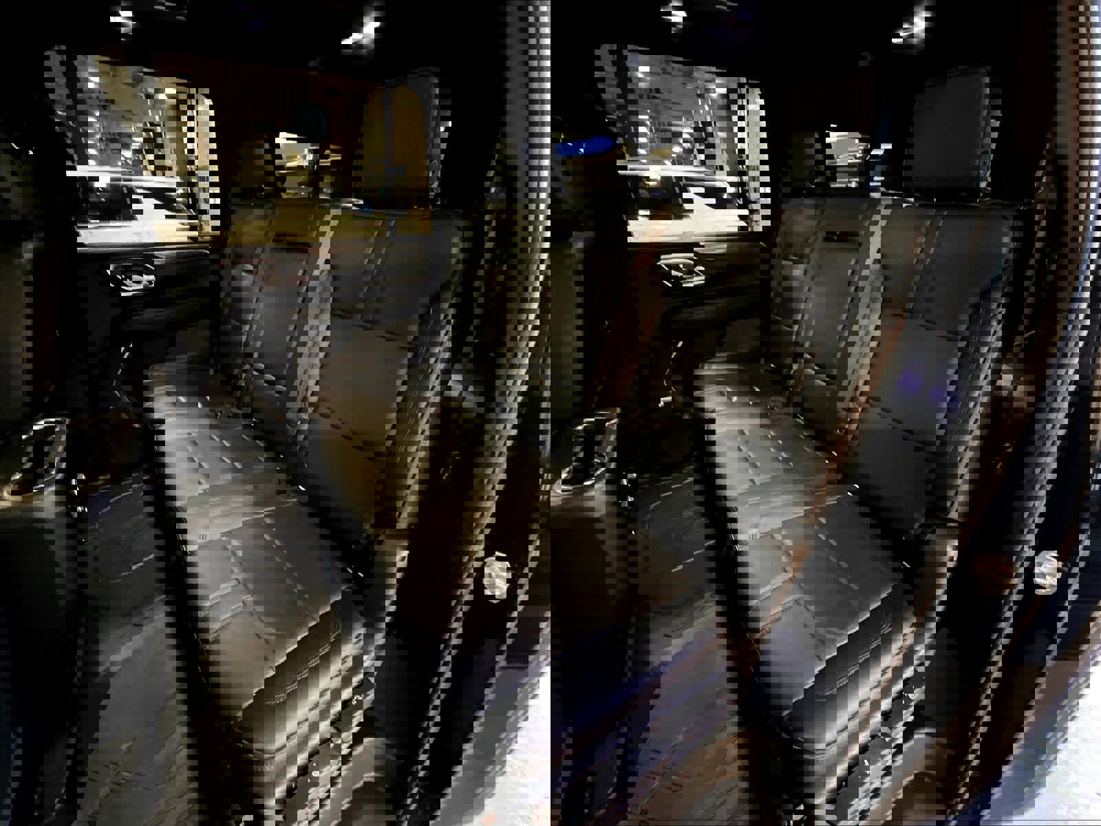 Used 2022 Chevrolet Suburban RST w/ Luxury Package image 15