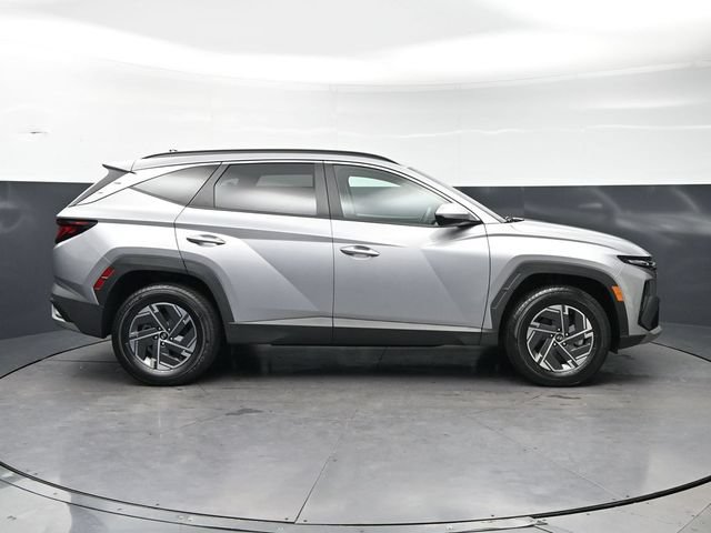 Used 2025 Hyundai Tucson Blue AWD/4WD image 4