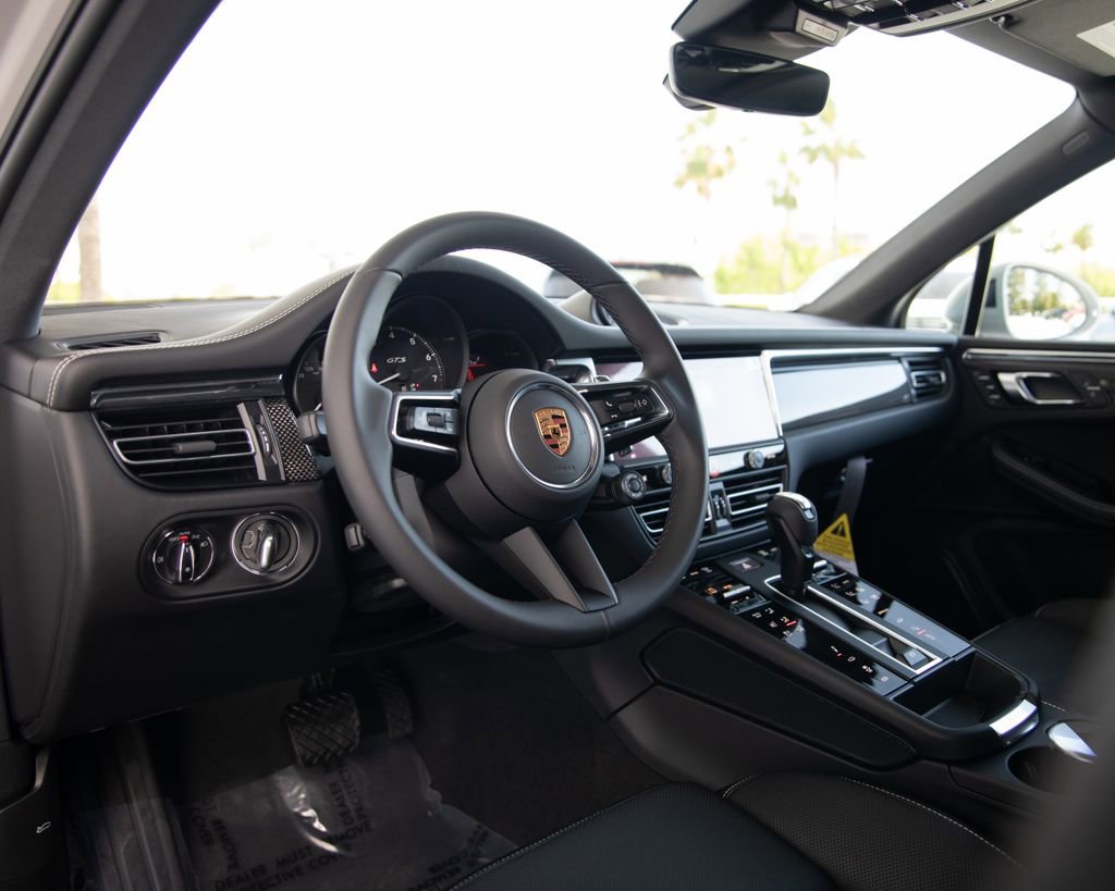 New 2026 Porsche Macan GTS AWD/4WD image 4
