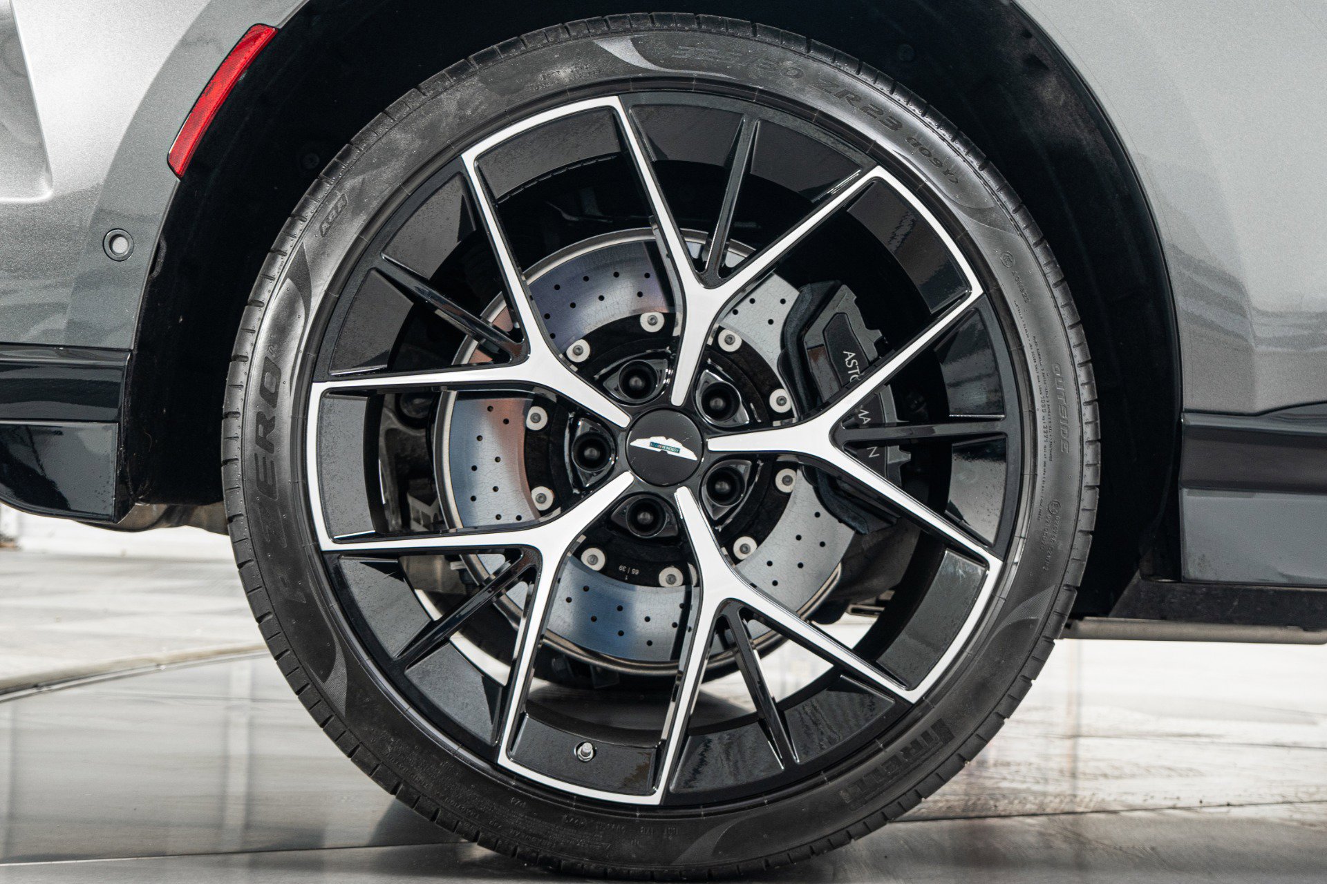 Used 2025 Aston Martin DBX 707 AWD/4WD image 44