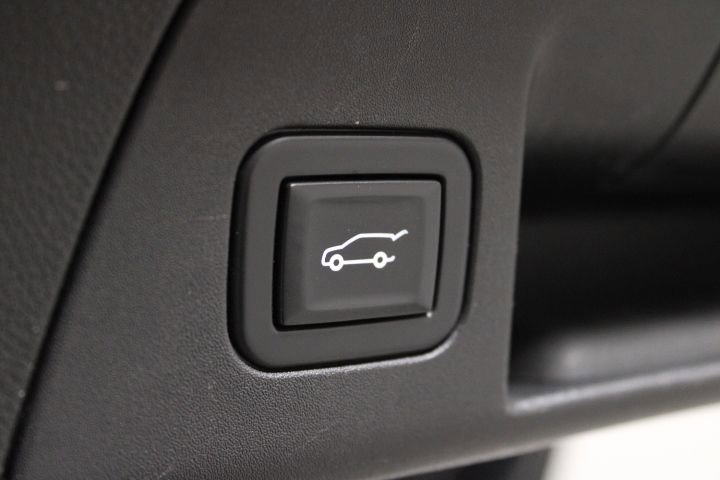 Used 2021 Buick Envision Essence w/ Sport Touring Package image 17