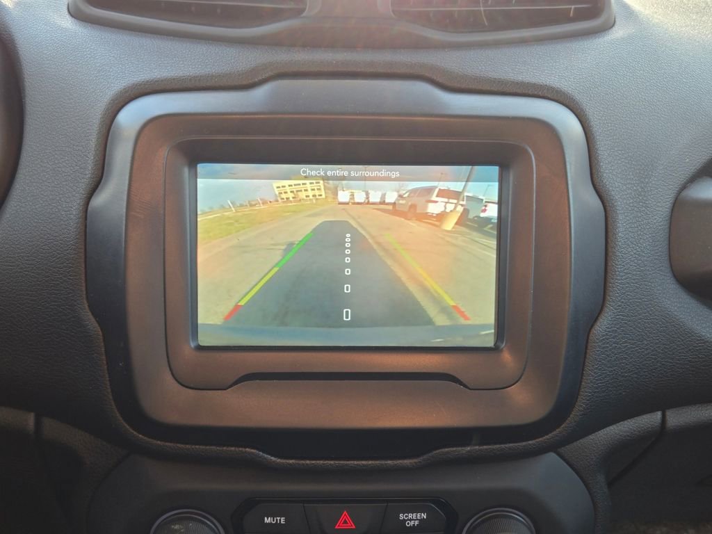 Used 2018 Jeep Renegade Latitude AWD/4WD image 23