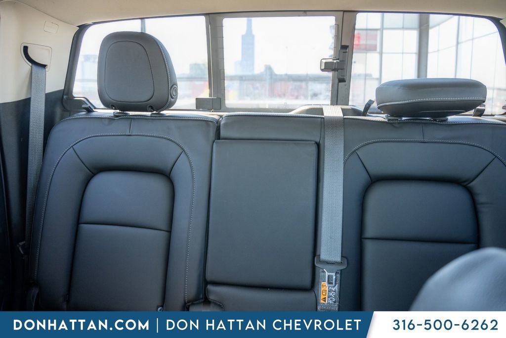 Used 2022 Chevrolet Colorado LT w/ Luxury Package AWD/4WD image 17