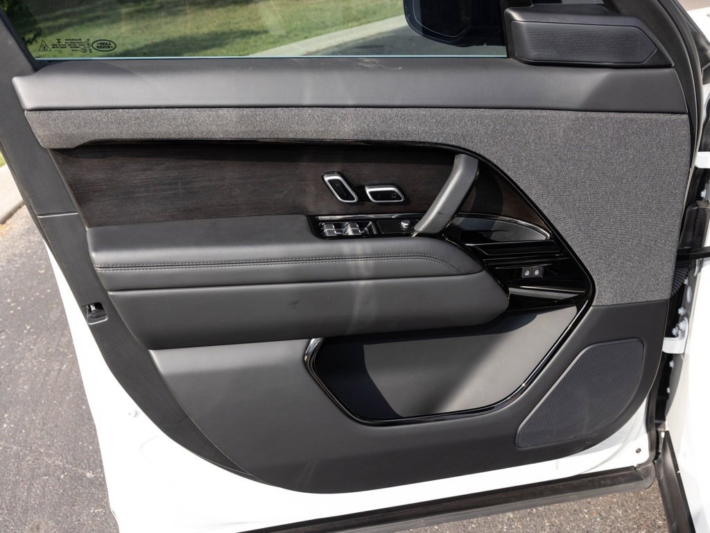 Used 2023 Land Rover Range Rover Sport SE Dynamic image 17