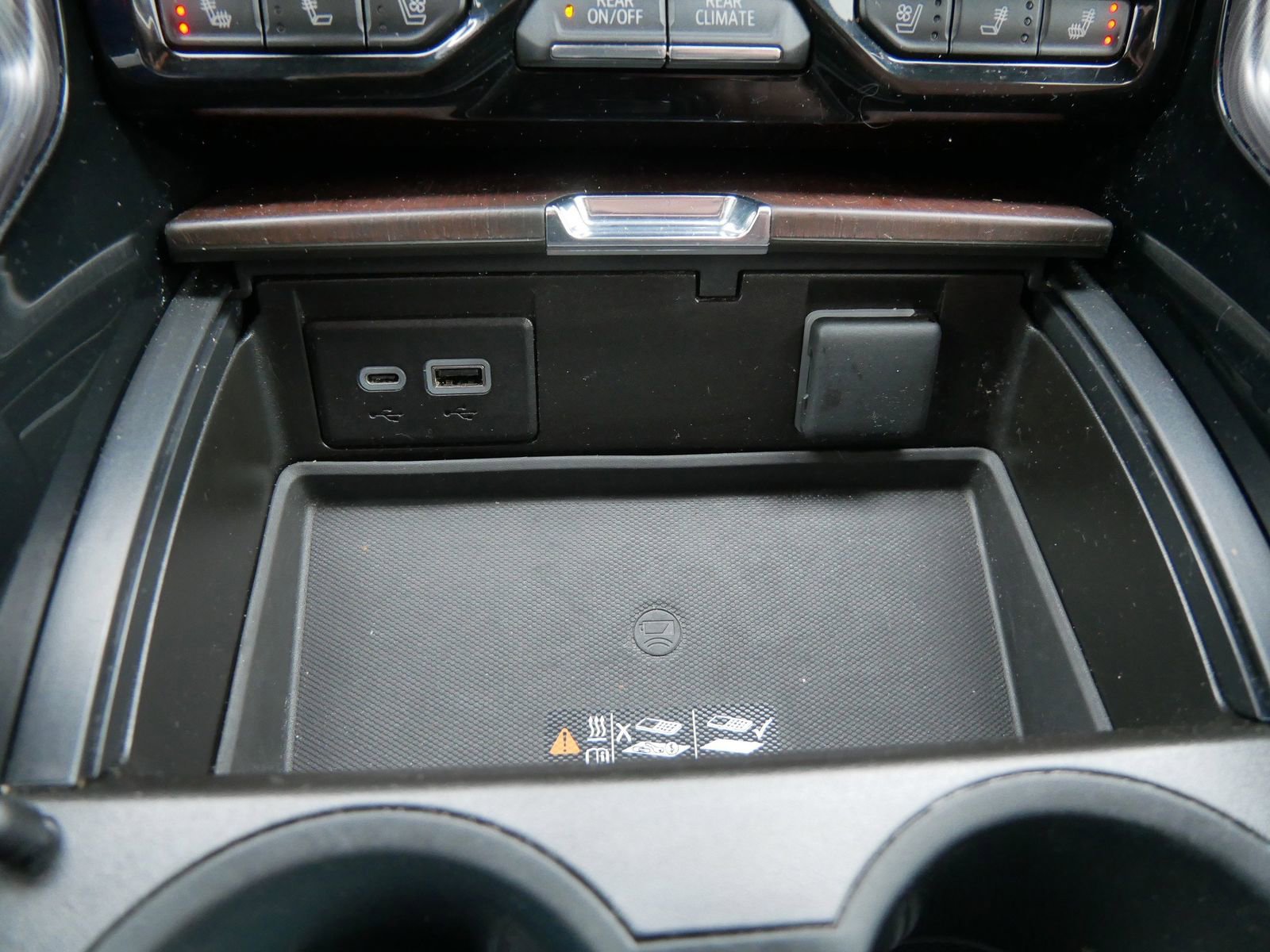 Used 2023 GMC Yukon XL Denali Ultimate image 19