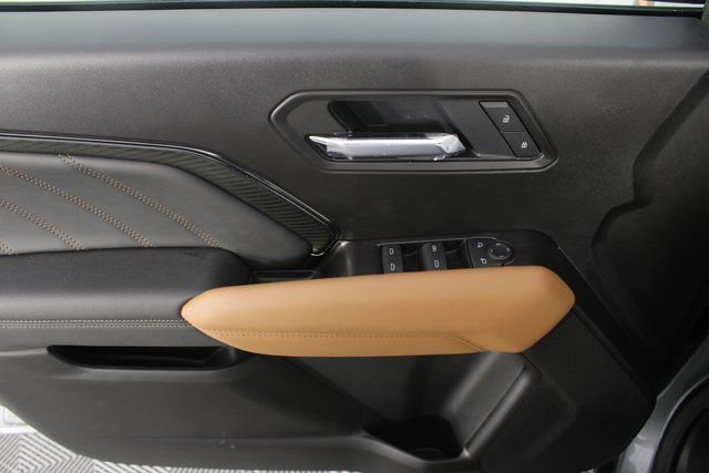 New 2026 GMC Canyon AT4 w/ Off-Road Front Bumper Package image 13