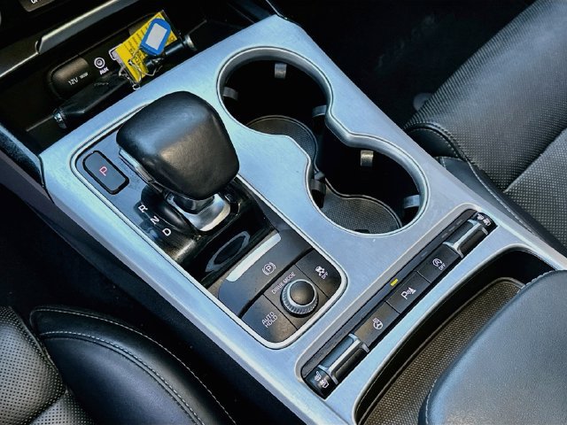 Used 2018 Kia Stinger GT2 AWD/4WD image 17