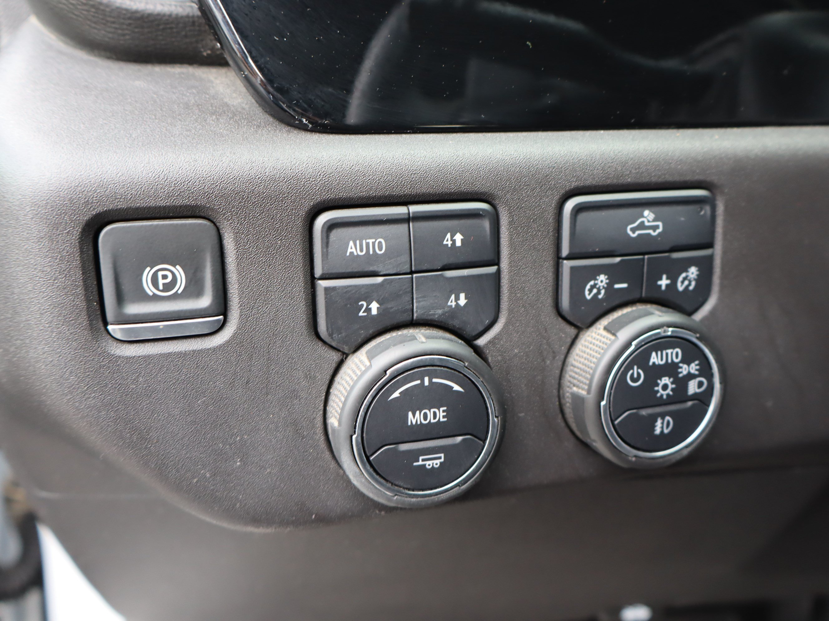 Used 2024 Chevrolet Silverado 1500 LT Trail Boss w/ Protection Package AWD/4WD image 21