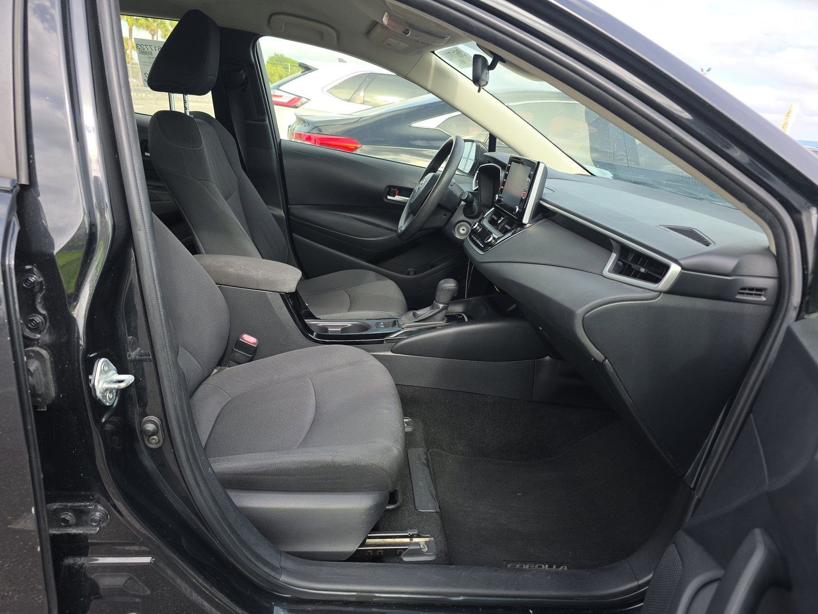 Used 2021 Toyota Corolla LE FWD image 14