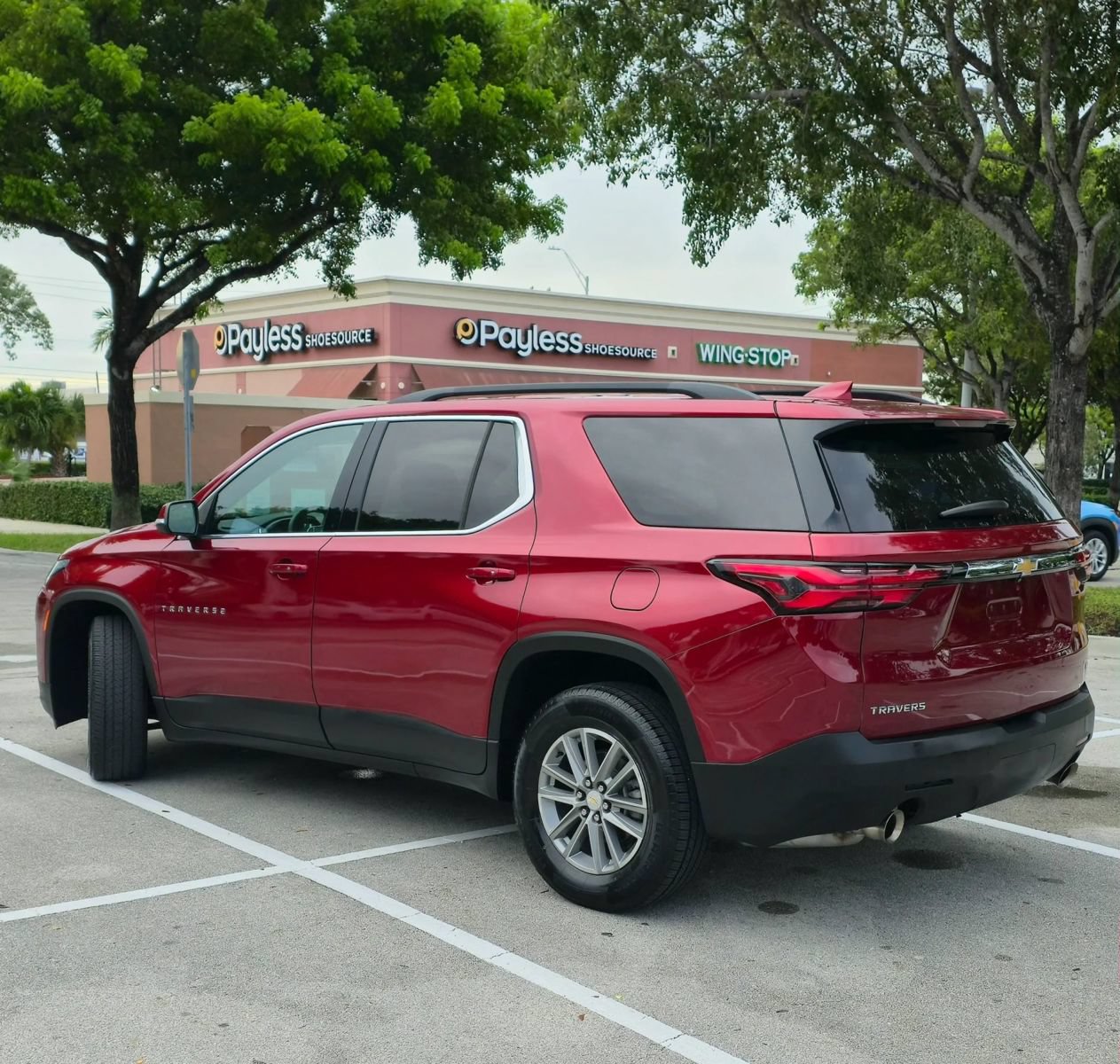 Used 2023 Chevrolet Traverse LT FWD image 4