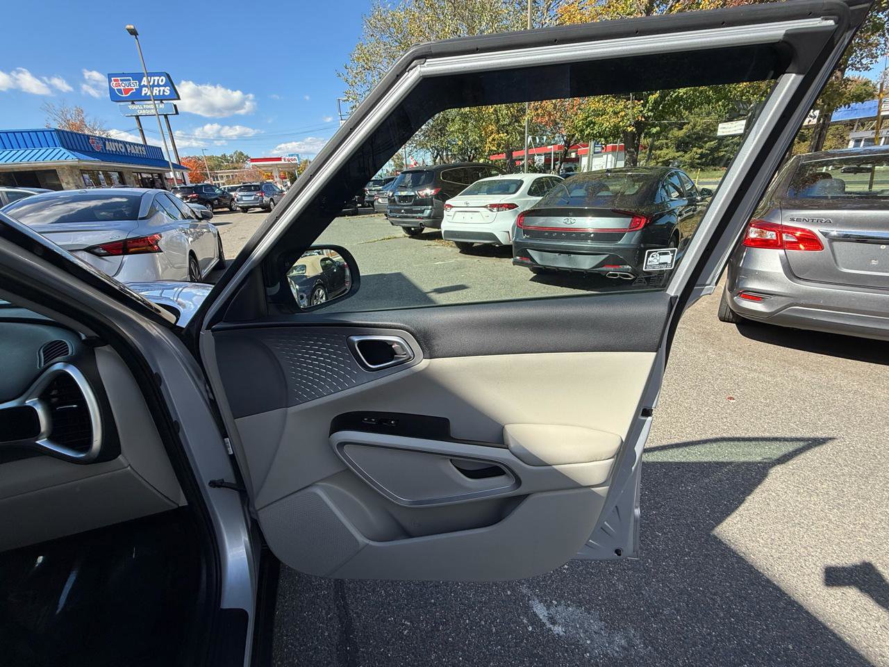 Used 2021 Kia Soul LX FWD image 30
