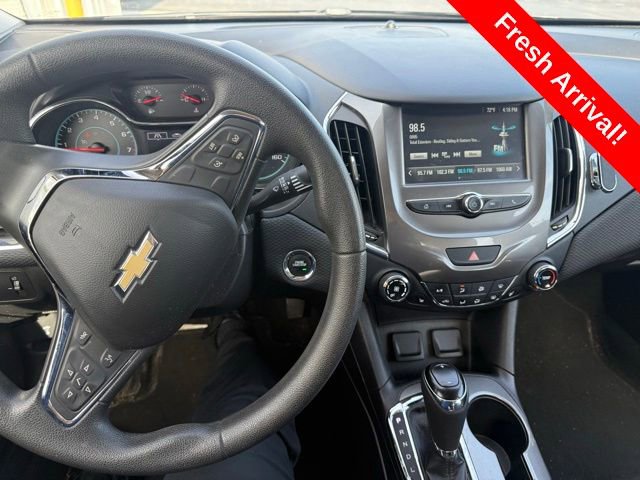 Used 2017 Chevrolet Cruze LT w/ Convenience Package FWD image 11