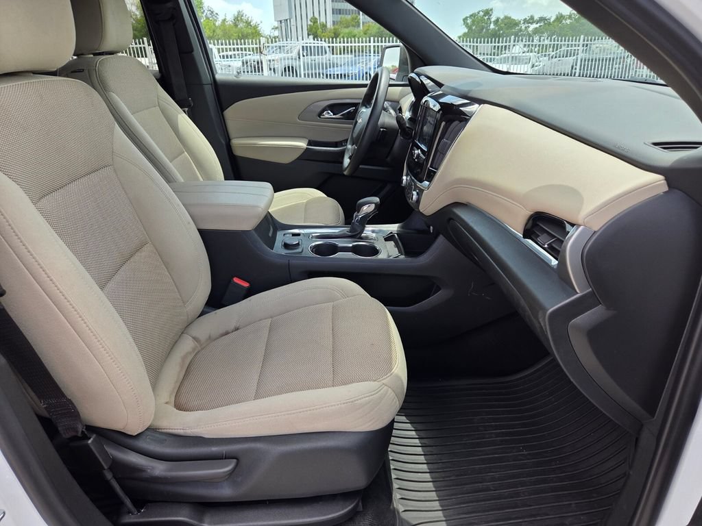 Certified 2023 Chevrolet Traverse LS FWD image 15