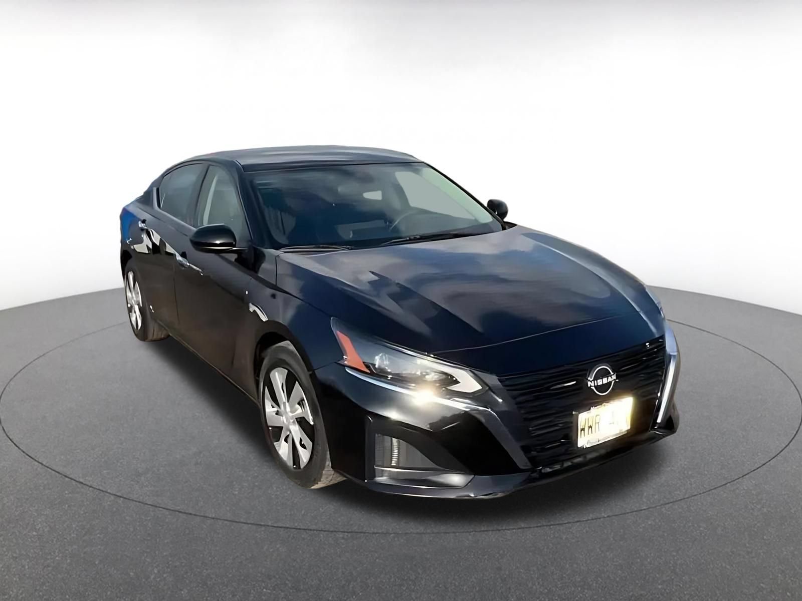 Used 2023 Nissan Altima 2.5 S FWD image 3