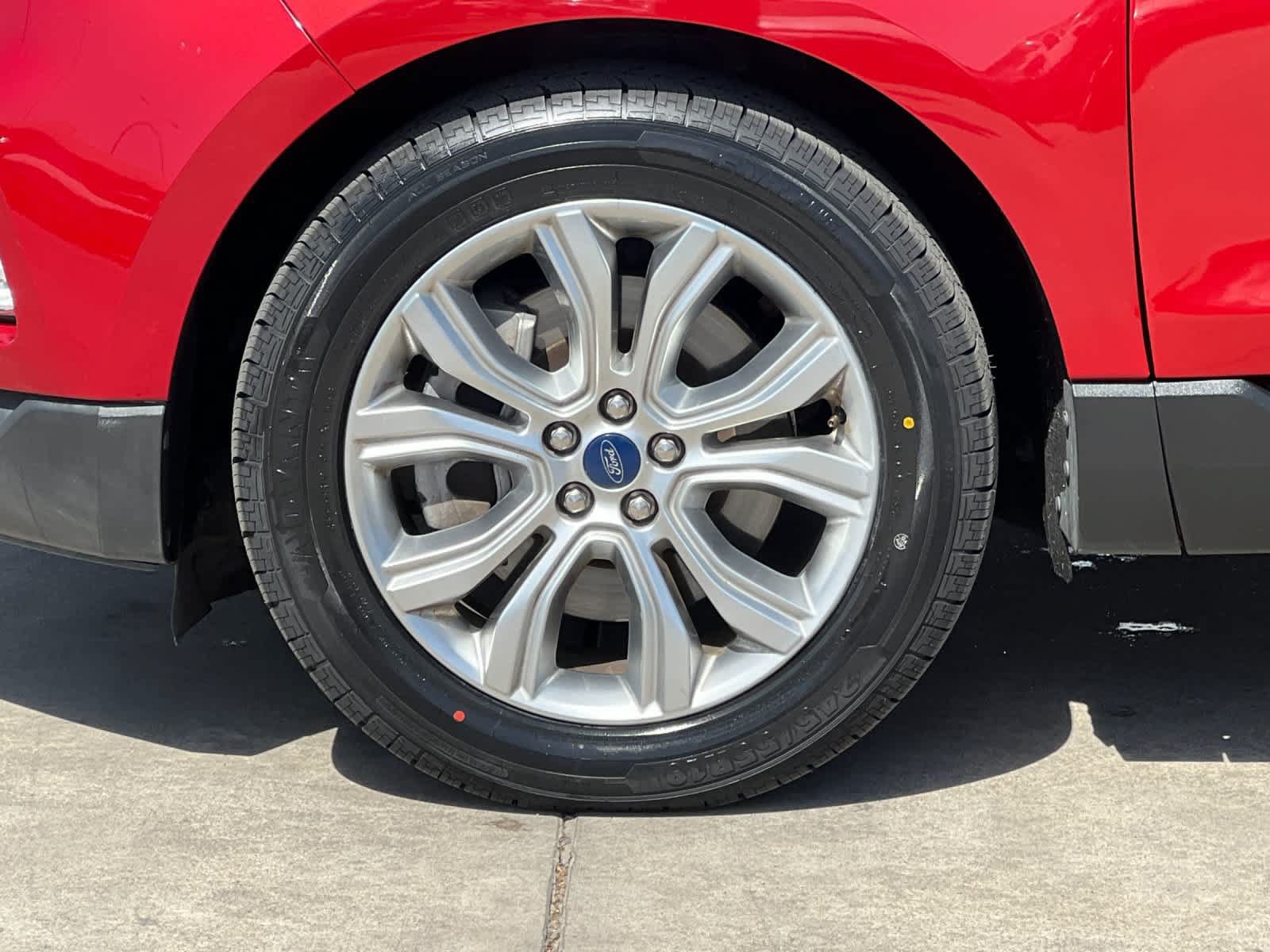 Used 2021 Ford Edge Titanium FWD image 27