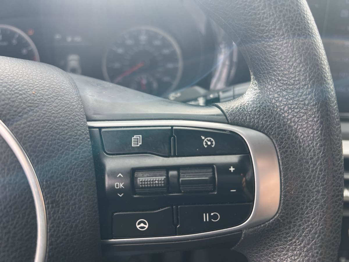Used 2022 Kia K5 LXS image 13