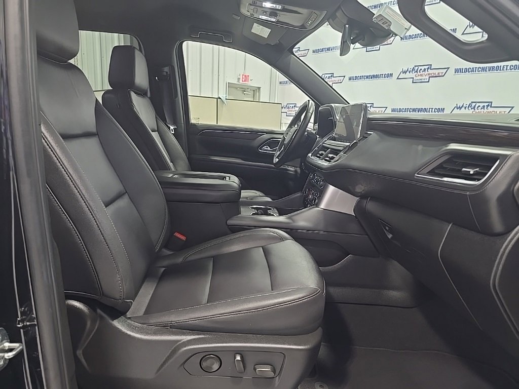 Used 2024 Chevrolet Suburban LT image 33
