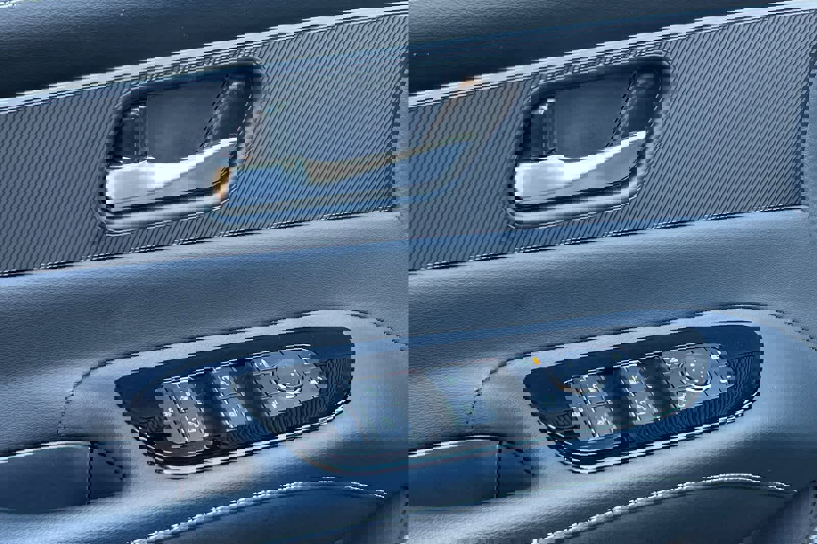 Certified 2025 Nissan Murano SV image 13