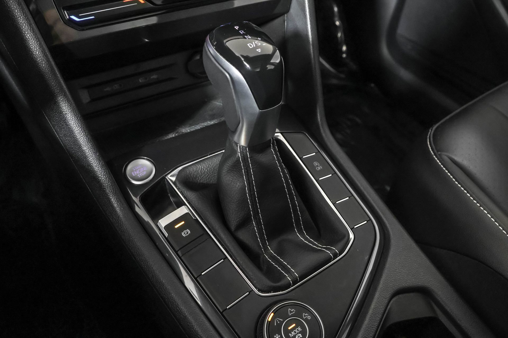 Used 2022 Volkswagen Tiguan SE image 33