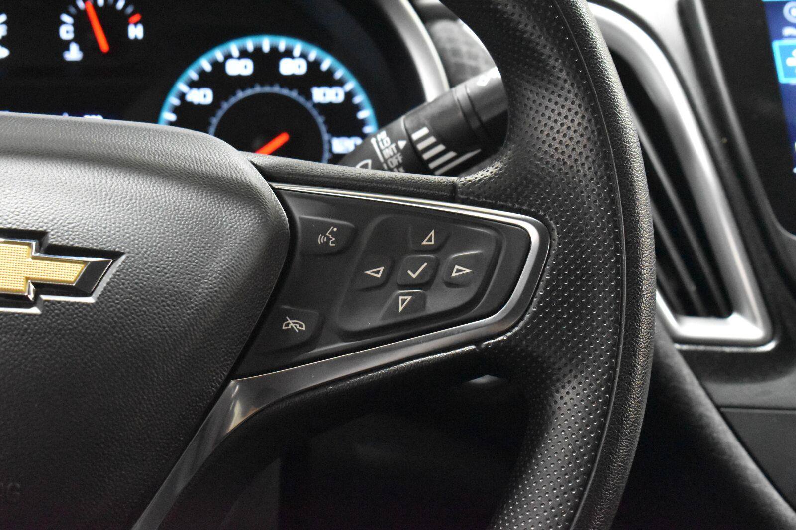 Used 2025 Chevrolet Malibu LT FWD image 8