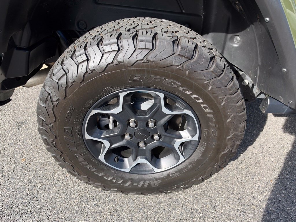 Used 2023 Jeep Wrangler Unlimited Rubicon 4xe w/ Cold Weather Group AWD/4WD image 15