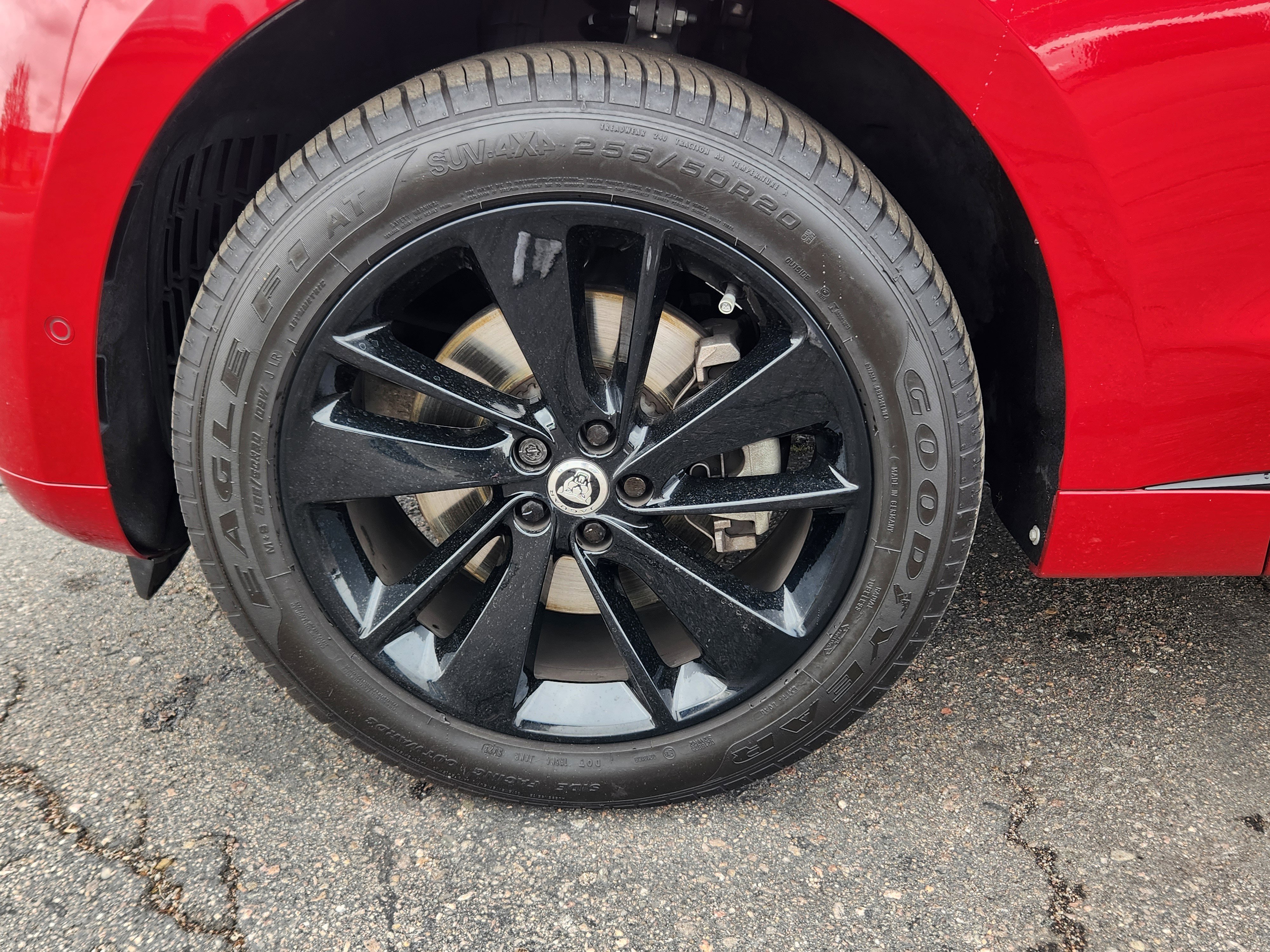 Certified 2025 Jaguar F-PACE R-Dynamic S AWD/4WD image 23