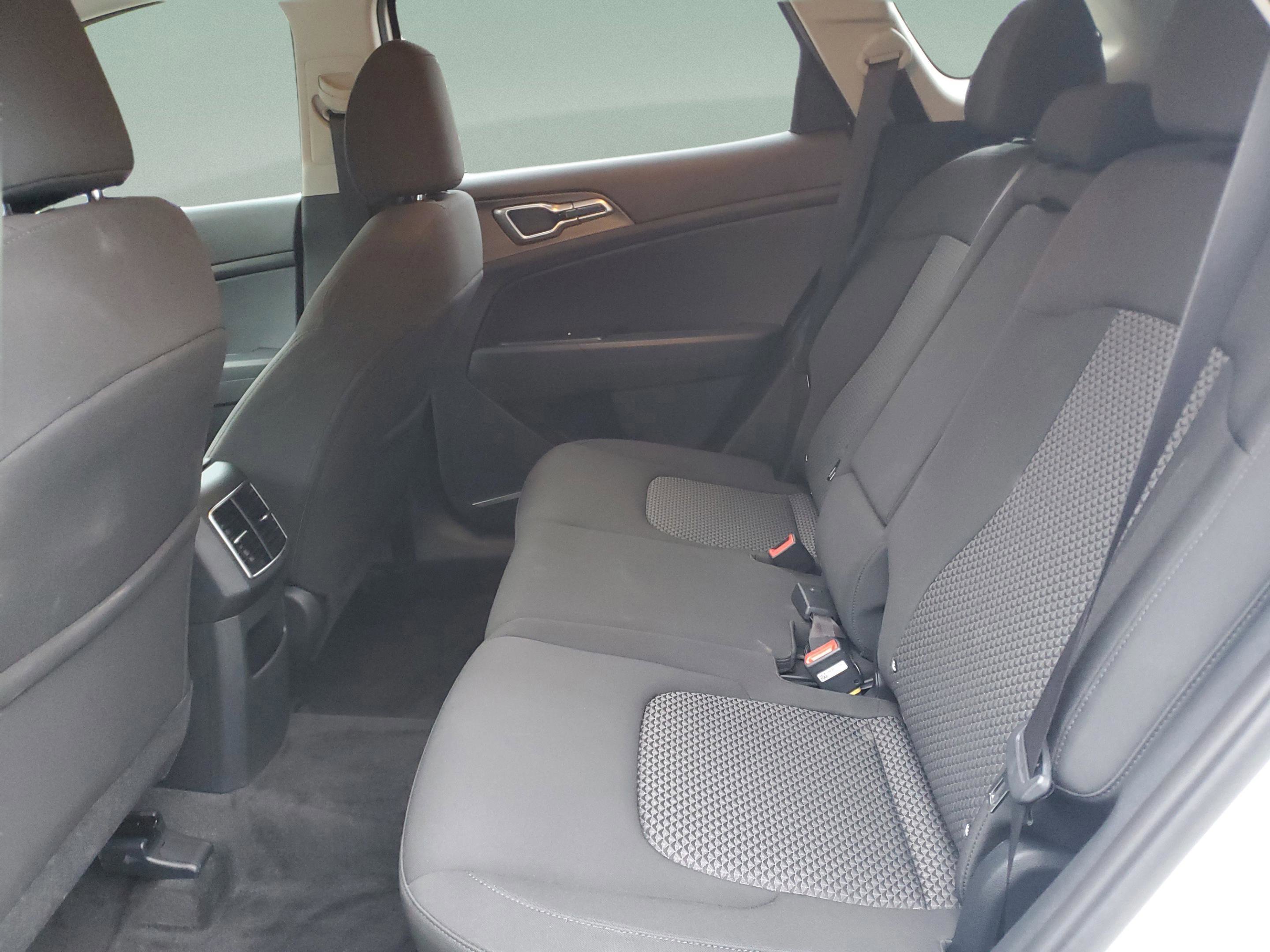 Certified 2025 Kia Sportage LX image 10